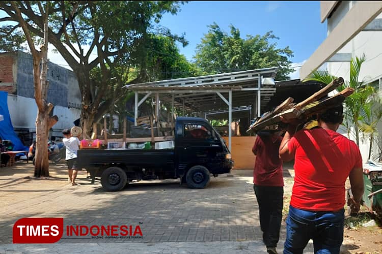 Pedagang Pasar Banyuwangi Mulai Beranjak Ke Gedung Wanita