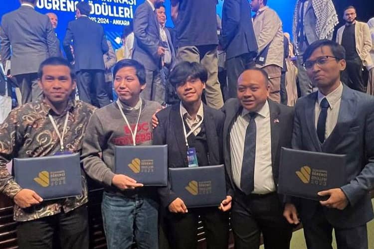 Mahasiswa Indonesia Boyong Piala di Uluslararası Öğrenci Ödülleri 2023 Turki