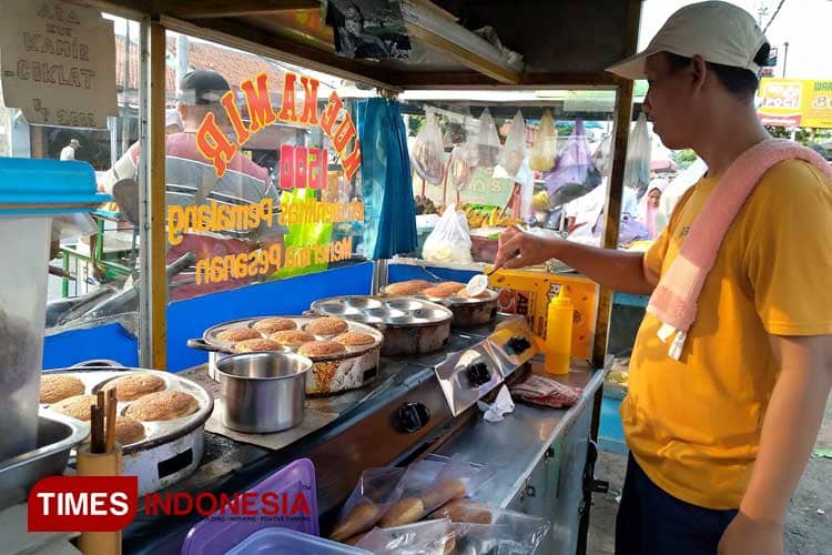 Kue Kamir Banyak Diburu Warga Pemalang