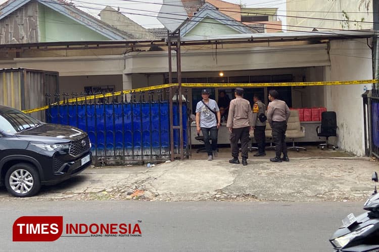Polisi Gerebek Rumah Diduga Pabrik Narkoba di Kota Malang