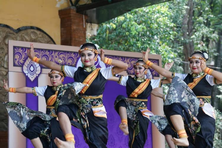 Festival Tari Kreasi Tradisional Kota Kediri, Wadahi Bakat Generasi Muda Sekaligus Lestarikan Budaya