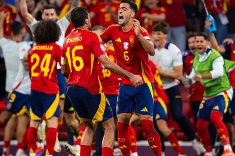 Spanyol Ukir Dua Rekor, Sekaligus Lengserkan si Raja Keberuntungan