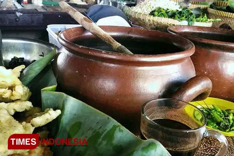 Sensasi Asyik Kuliner Tempo Doeloe di Tengah Hutan Desa Penggarit, Benowo Park Pemalang