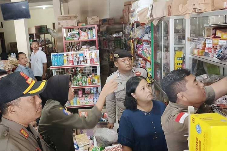 Gempur Rokok Ilegal, Satpol-PP Ponorogo Bersama Bea Cukai Madiun Amankan Ratusan Batang Rokok Ilegal
