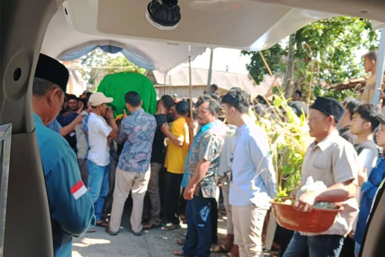 Setelah Dua Pekan, Jenazah TKI Asal Malang yang Meninggal di Jepang Akhirnya Dikebumikan
