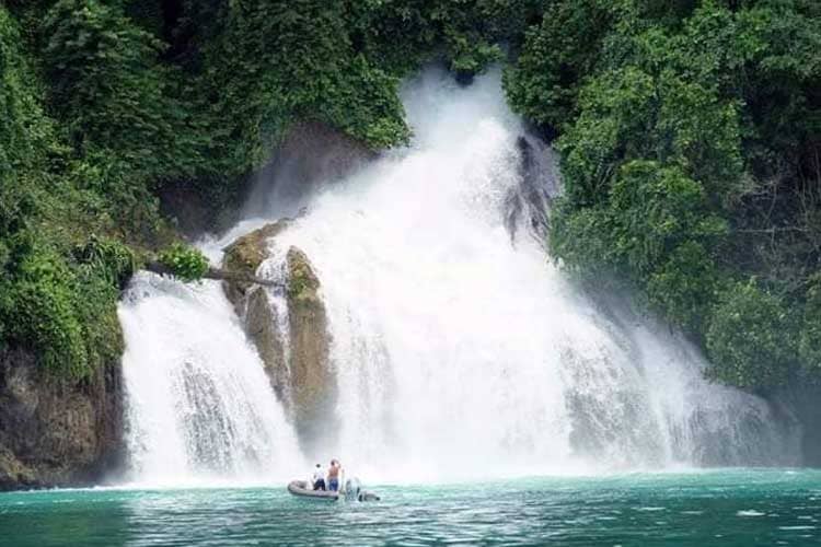 Exploring the Enchanting Kiti Kiti Waterfall in Fak Fak, West Papua