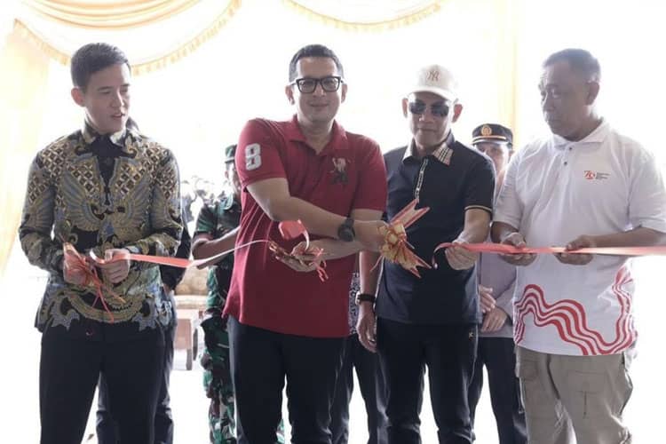 Moh. Ali Kuncoro Resmikan Gerai Batik Benang Raja