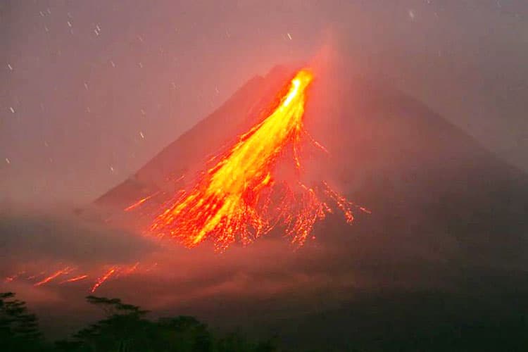 Aktivitas Gunung Merapi Meningkat, Tercatat Terjadi 13 Guguran Lava