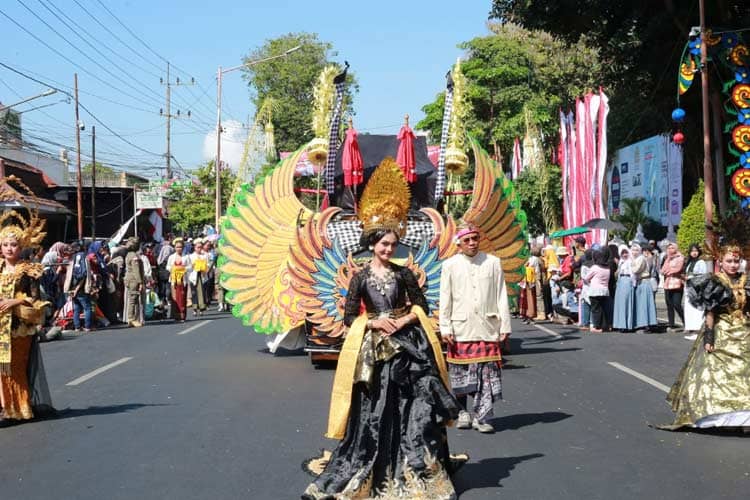 Karnaval Merdeka, Banyuwangi Tampilkan Pesona Budaya Nusantara
