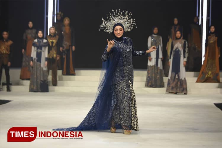 Koleksi Manika Astara Karya Lia Afif Jadi Magnet Surabaya Fashion Parade 2024
