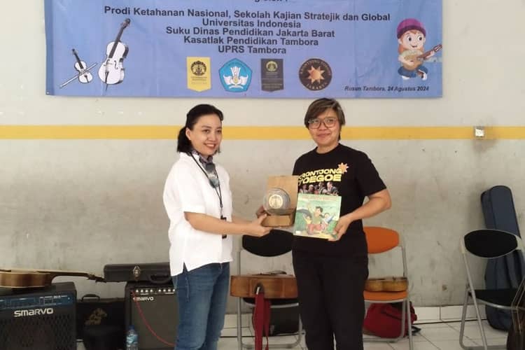 Pengenalan Musik Keroncong dari Tugu untuk Anak dan Remaja di Rusunawa Tambora