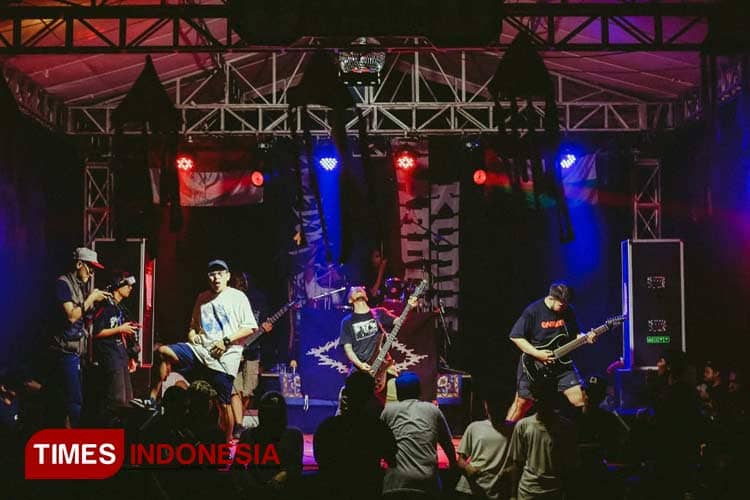 Perbedaan untuk Kesatuan, 11 Band Hardcore Gemparkan Panggung Musik di Kudus