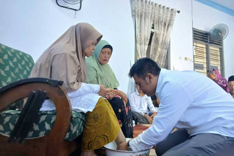 Mas Ibin Sungkem ke Ibu, Sebelum Mendaftar Sebagai Calon Wali Kota Blitar