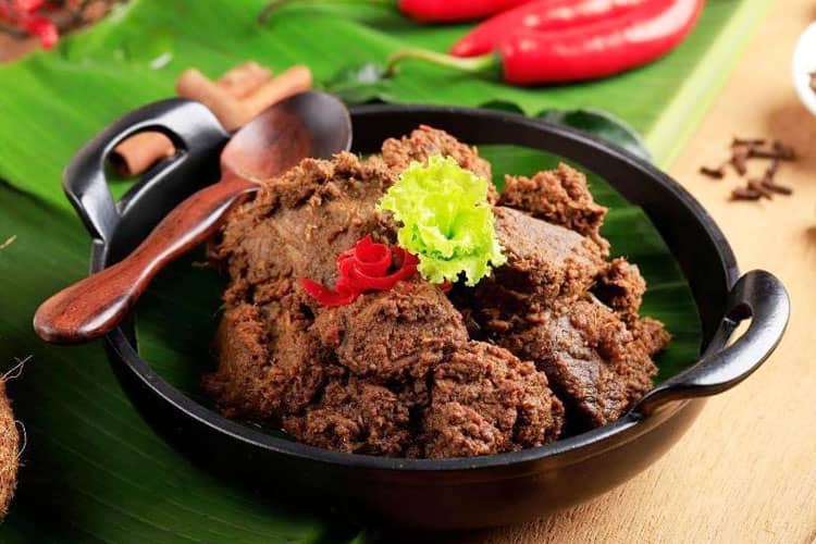 8 Must-Try Traditional Indonesian Dishes When Visiting Indonesia