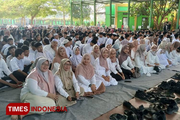 SMAN 4 Blitar Gelar Peringatan Maulid Nabi Muhammad SAW dengan Tema Meneladani Akhlak Mulia