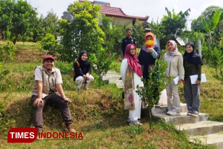Program Kemitraan Masyarakat 2024: Inovasi Pertanian Ramah Lingkungan dalam Eduwisata di Omah Kebun Bumiaji