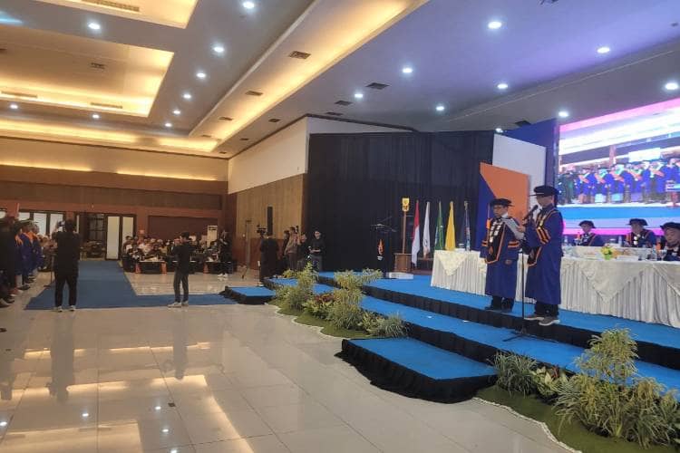 Universitas BTH Wisuda 434 Mahasiswa, Ini Pesan Rektor