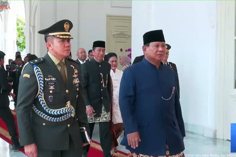 Presiden Prabowo Subianto Didampingi Putranya Didit Hediprasetyo Tiba di Istana Merdeka