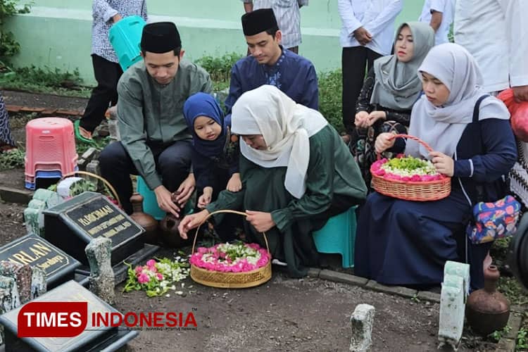 Mencoblos di Surabaya, DPD RI Lia Istifhama Optimis Kemenangan Khofifah-Emil Tembus 60 Persen