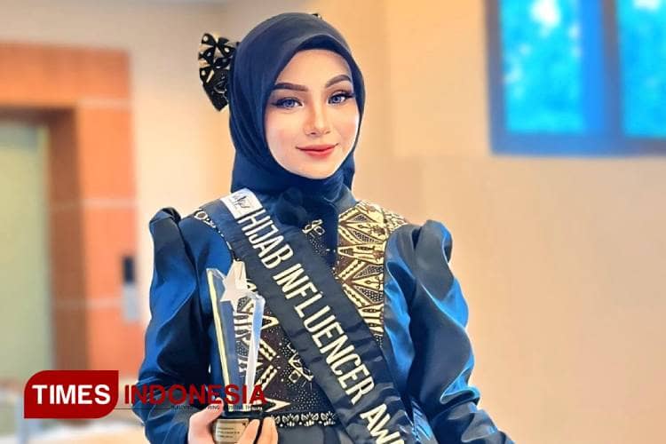 Via Pendidikan, Bankir Cantik Asal Padang Putri Adwi Ramadani Dorong Kesetaraan bagi Perempuan