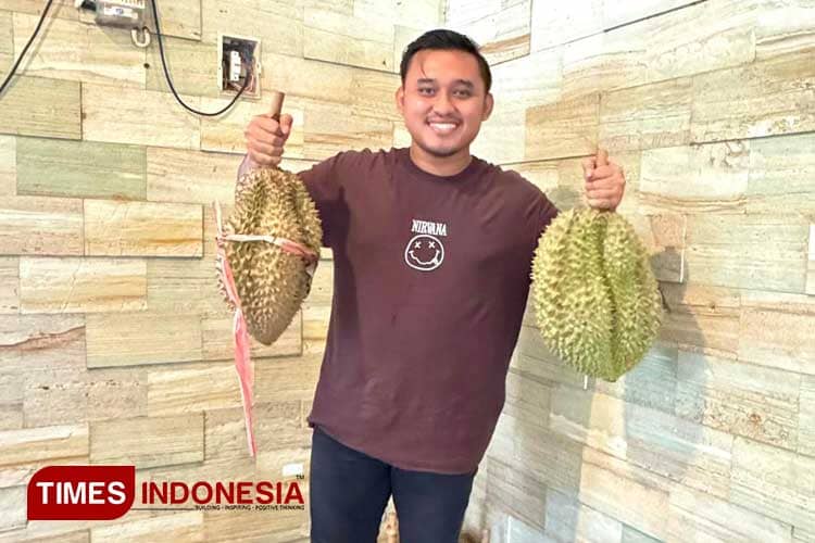 Wisata Petik Durian Langsung dari Pohon Hadir di Gresik