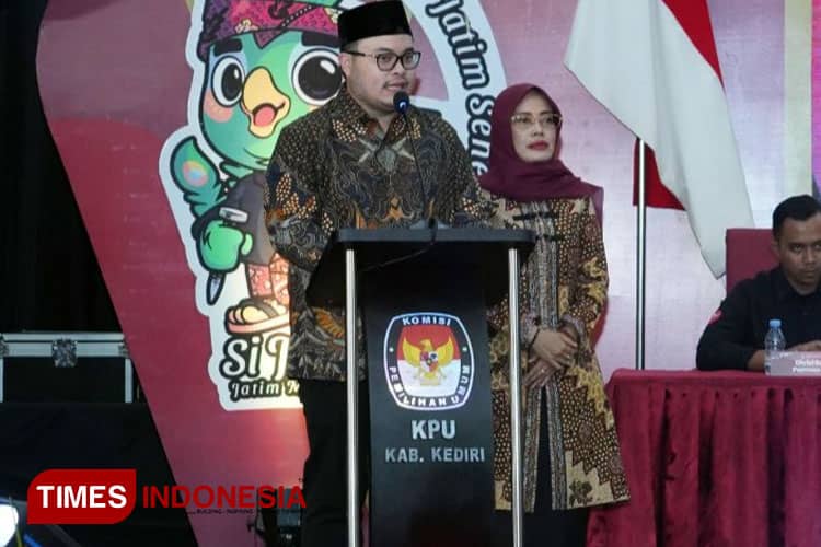 Mas Dhito-Mbak Dewi Ditetapkan sebagai Bupati-Wakil Bupati Kediri