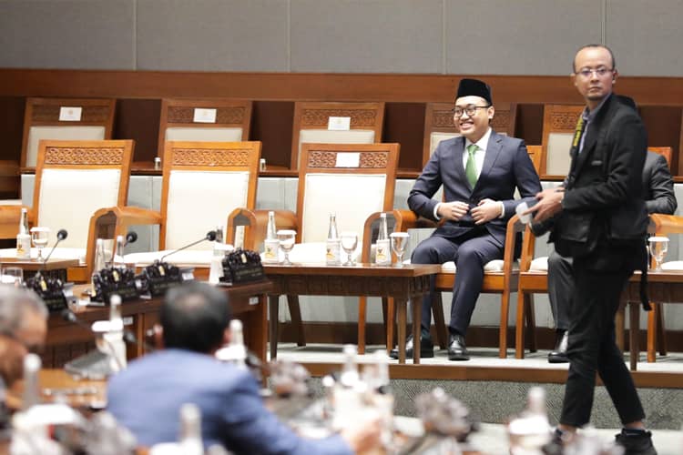 Anggota DPR RI Termuda, Gus Hilman Dilantik Gantikan Gus Irsyad Yusuf