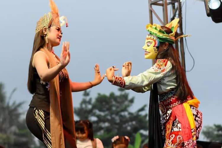 Kresna Budaya Wonosobo: Melestarikan Tari Lengger di Tengah Modernisasi