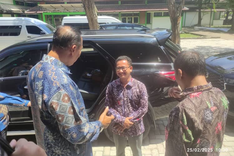 Wamendiktisaintek Tegaskan Tunjangan Kinerja Dosen Pasti Dibayarkan