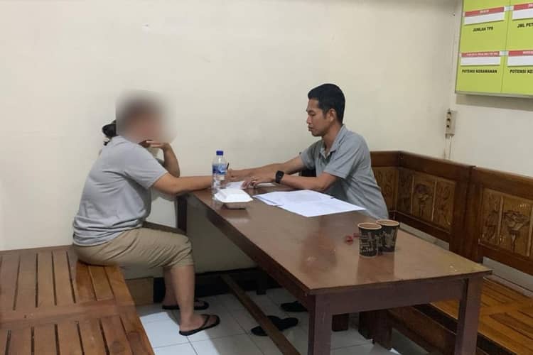 Wanita di Banyuwangi Kena Grebek Saat Berbisnis Prostitusi Online