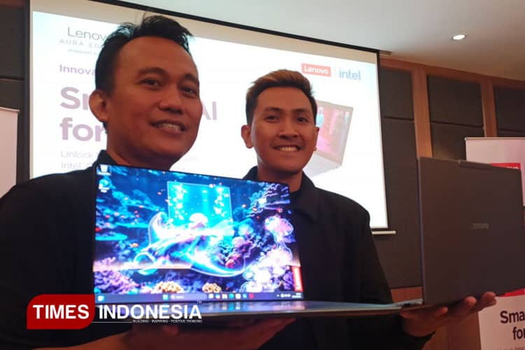 Lenovo Bawa Rangkaian Copilot+ PC, Laptop Kamera Bawah Layar Pertama di Dunia ke Surabaya
