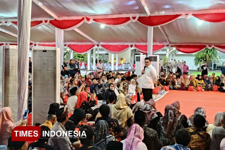 Bupati dan Wakil Bupati Kediri Tanggapi Keluhan Warga Saat Bukber