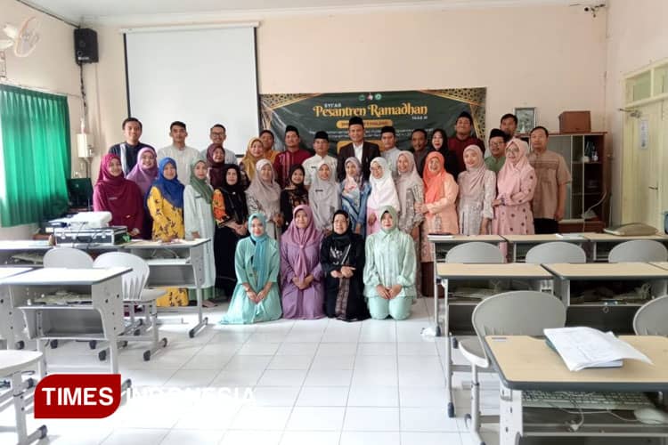 Kolaborasi FAI Unisma dengan SMPN 9 Malang Melalui Kajian Ramadan