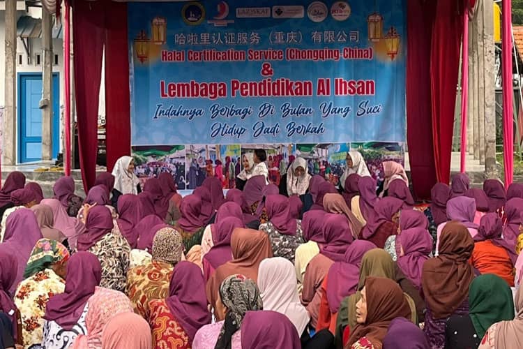 Yayasan Al-Ihsan Santuni Ratusan Janda dan Duafa Probolinggo