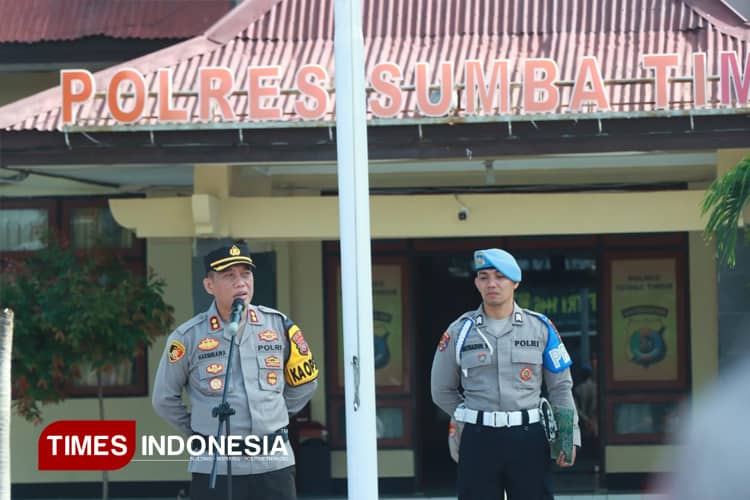Kapolres Sumba Timur yang Baru Pimpin Apel Perdana, Begini Pesannya