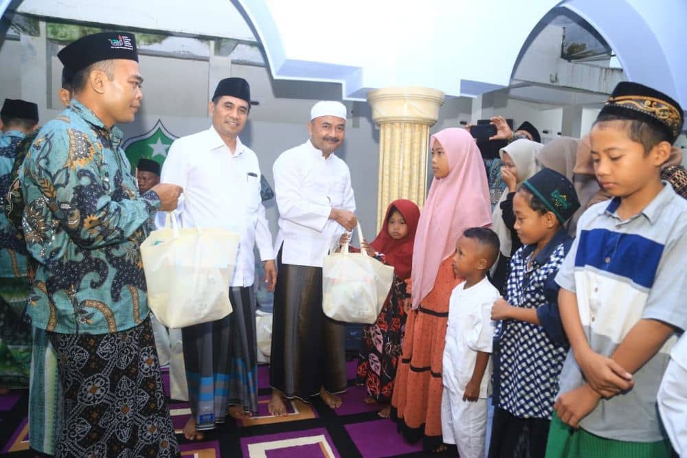 Kemenag dan Baznas Kabupaten Probolinggo Santuni Kaum Dhu'afa dan Anak Yatim