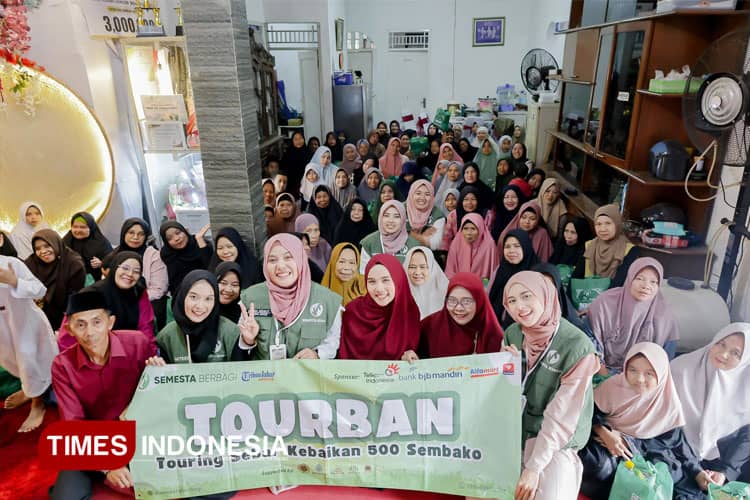 Musona Ratu dan Semesta Berbagi: 100 Paket Sembako dan 80 Alquran untuk Pamijahan Bogor