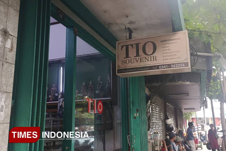 Toko Tio Souvenir Malang, Merawat Warisan Budaya dari Masa ke Masa