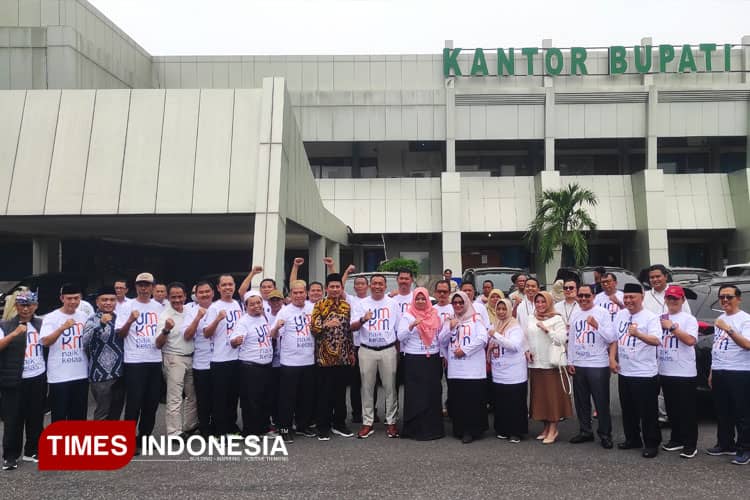 Tinjau 'Masjid Ramah Pemudik', Bupati Situbondo Dorong UMKM Situbondo Naik Kelas