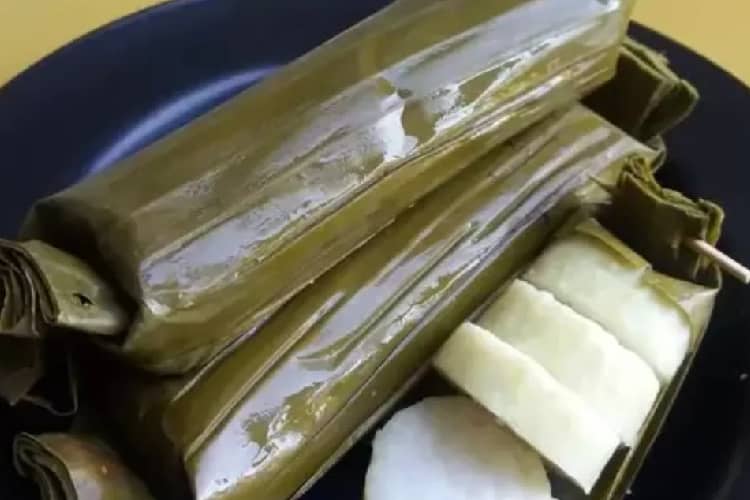 How to Make Lontong: Indonesian Rice Cake from Scratch
