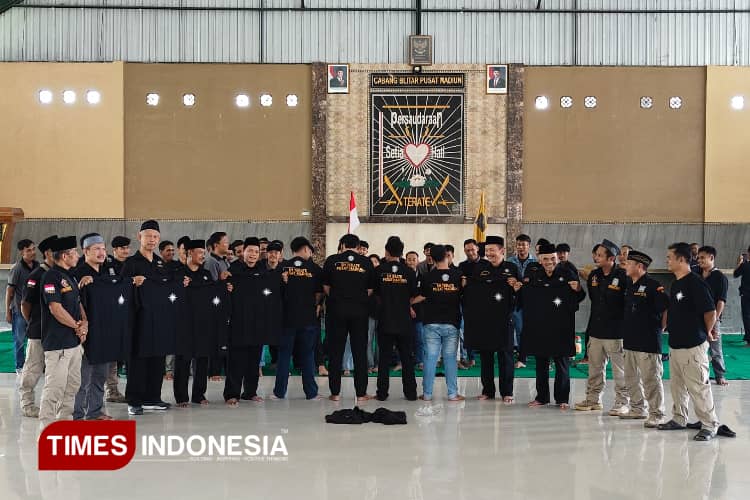 Ribuan Warga SH Terate Cabang Blitar Hadiri Halal bil halal di Padepokan Sawentar