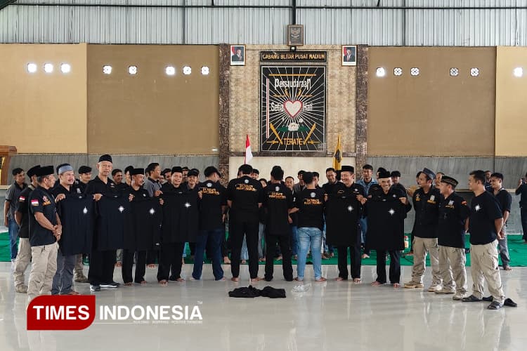 Ribuan Warga SH Terate Cabang Blitar Hadiri Halal bil halal di Padepokan Sawentar