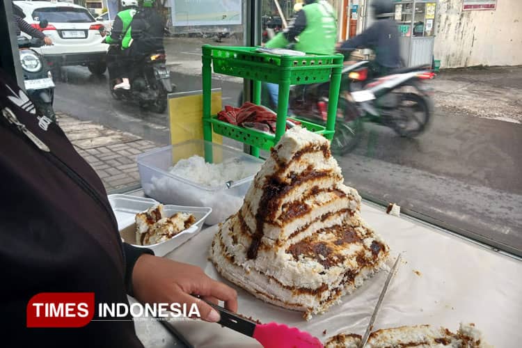 Kuliner Legendaris Betawi, Kue Dongkal Kini Bisa Dinikmati di Malang