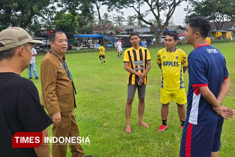 Ketua Askab PSSI Banyuwangi Beri Motivasi Siswa SSB Capolista