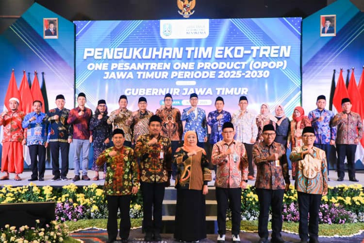 Gubernur Khofifah Kukuhkan Tim Penguatan dan Pengembangan Eko-Tren OPOP Jatim
