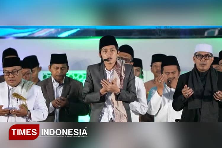 Antusiasme Mahasiswa dan Jamaah Warnai Kemeriahan UNISMA Bersholawat Bareng Gus Iqdam