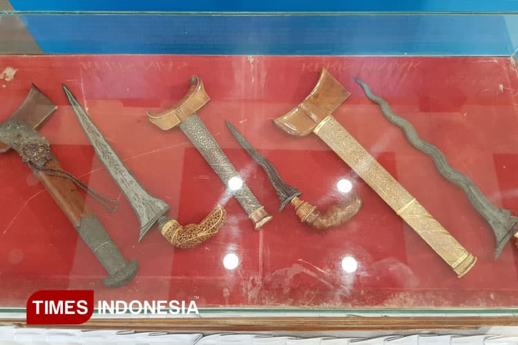 Mengenal Keris Nias dan Batak: Warisan Budaya Nusantara yang Unik dan Sarat Makna