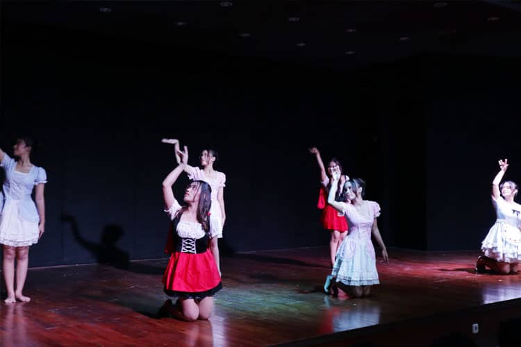 HMD Sastra Jerman UM Gelar Pentas Kolaborasi, Padukan Teater, Tari, dan Musik