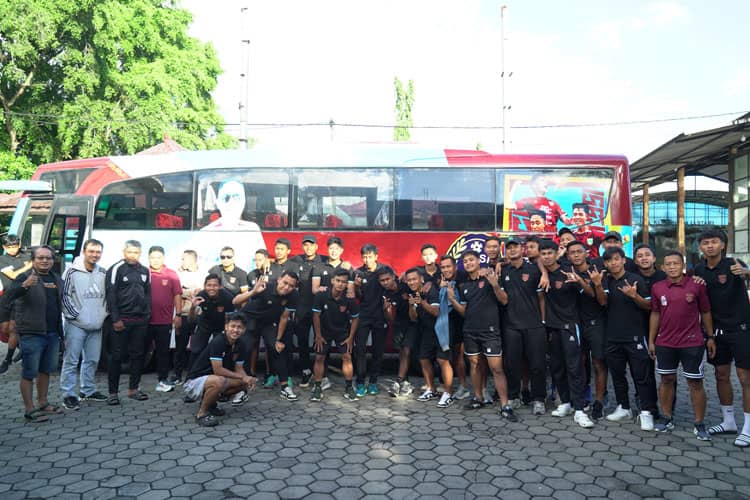 Skuad Persewangi Banyuwangi Berangkat ke Bali, Siap Juara Babak 32 Besar Liga 4 Nasional