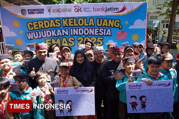 Dukung Literasi Keuangan di Banyuwangi, Bank Jatim Bukakan Rekening 1.000 Siswa